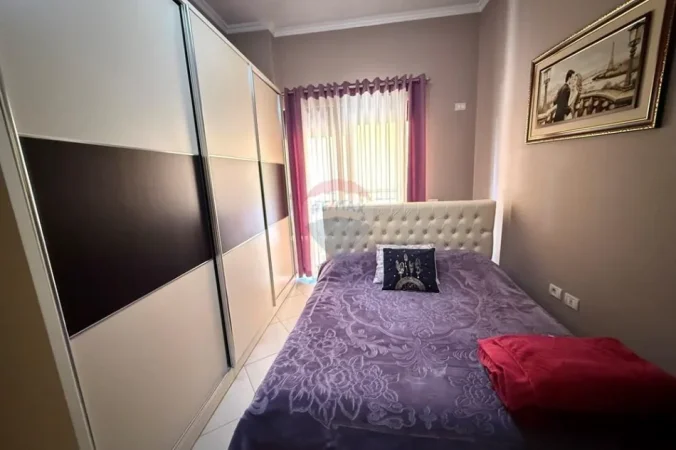 Apartament ne shitje, 2+1 totalisht i mobiluar tek bar "Artisti', Astir! (159'900 Euro)