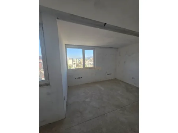 Tirane, shitet apartament 3+1+Aneks+Ballkon Kati 10, 129 m² 422.400 € (Ish Ekspozita)