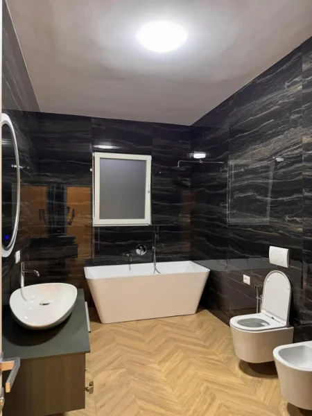 Tirane, jepet me qera apartament 2+1 Kati 1, 145 m² 1.000 € (Presidential Palace)