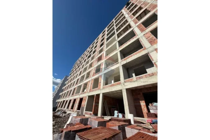 Tirane, shitet apartament 3+1+Ballkon Kati 8, 107 m² 91.000 € (Rreth rrotullimi i Ullirit)