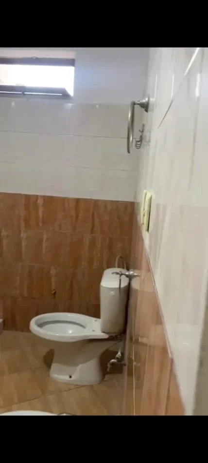 Tirane, jepet me qera apartament 2+1 Kati 1, 80 m² 350 € (Qytet Studenti)