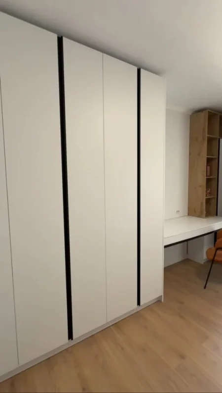 Tirane, jepet me qera apartament 2+1 Kati 3, 145 m² 1.500 € (Rruga E Durresit)