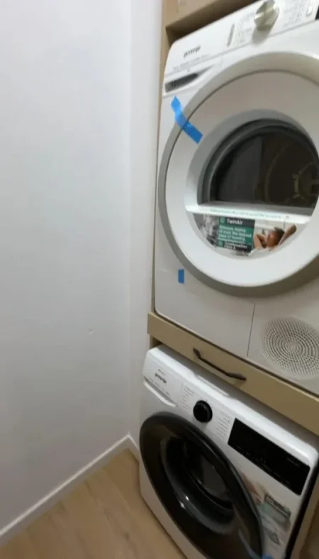 Tirane, jepet me qera apartament 2+1 Kati 3, 145 m² 1.500 € (Rruga E Durresit)