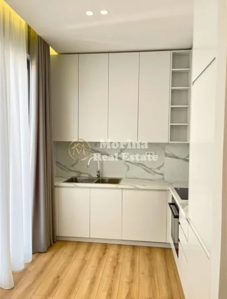 Tirane, jepet me qera apartament 1+1 Kati 3, 77 m² 1.300 € (Liqeni I Thate)