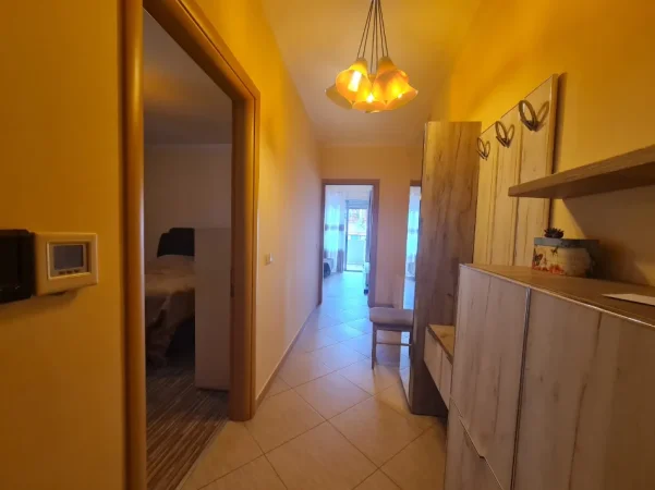 Tirane, jepet me qera apartament 1+1 Kati 3, 70 m² 650 € (Rruga Peti, Liqeni i Thate)