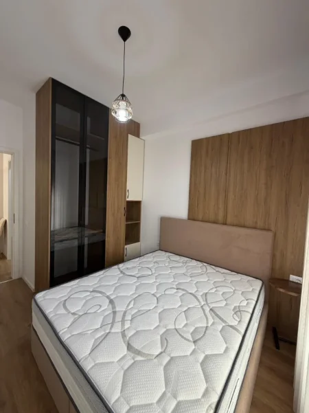 Tirane, jepet me qera apartament 1+1+Ballkon Kati 6, 57 m² 450 € (Ali Demi)