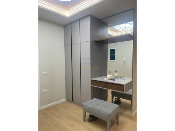 Tirane, shitet apartament 3+1 Kati 7, 157 m² 720.000 € (Rruga e Kosovareve)