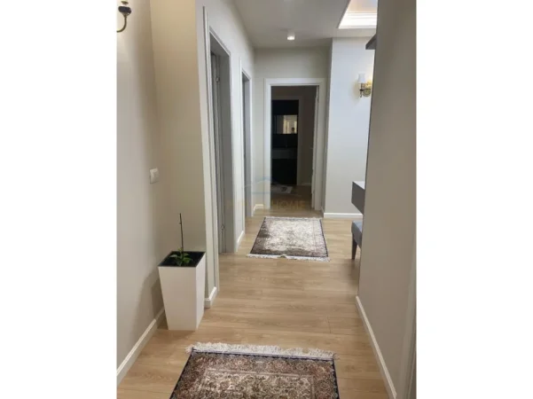 Tirane, shitet apartament 3+1 Kati 7, 157 m² 720.000 € (Rruga e Kosovareve)