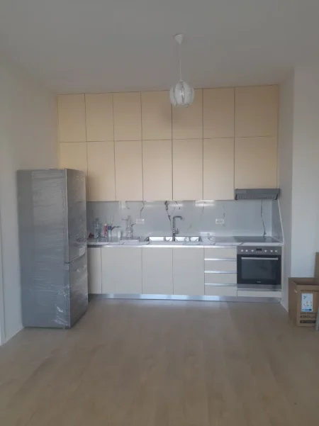 Tirane, jepet me qera zyre Kati 2, 100 m² 1.200 € (VASIL SHANTO)