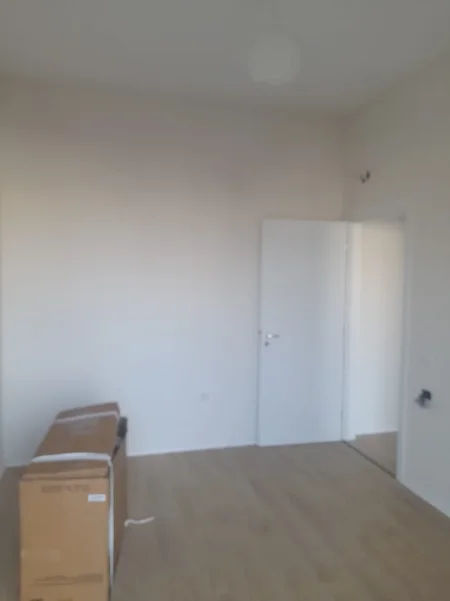 Tirane, jepet me qera zyre Kati 2, 100 m² 1.200 € (VASIL SHANTO)