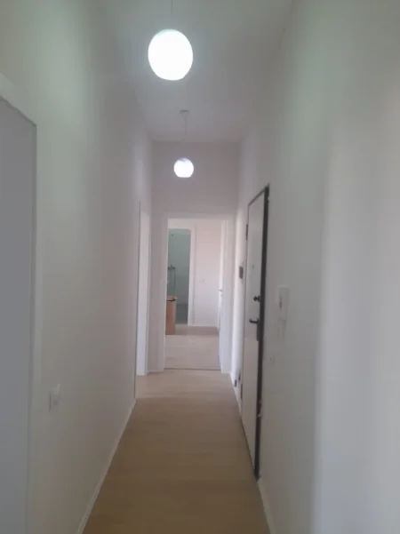 Tirane, jepet me qera zyre Kati 2, 100 m² 1.200 € (VASIL SHANTO)