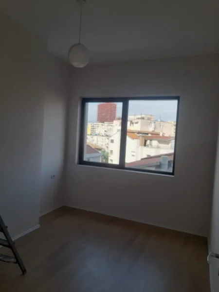 Tirane, jepet me qera zyre Kati 2, 100 m² 1.200 € (VASIL SHANTO)