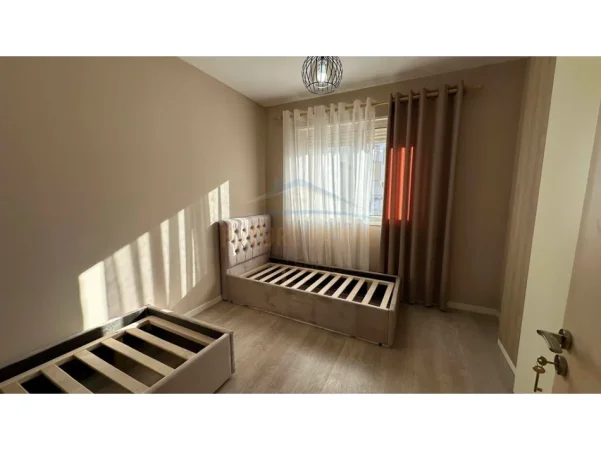 Tirane, jepet me qera apartament 2+1 Kati 3, 101 m² (Unaza e re)