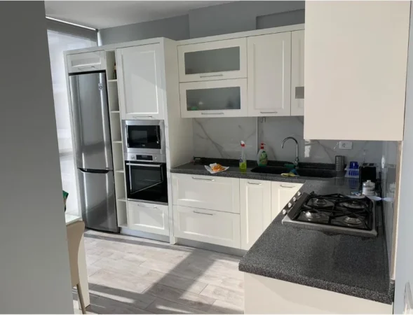 Tirane, jepet me qera apartament 1+1+Ballkon Kati 4, 98 m² 600 € (FUSHA E AVIACIONIT)