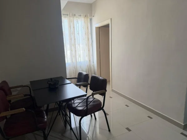 Tirane, jepet me qera apartament 2+1 Kati 2, 80 m² 450 € (Sauk)