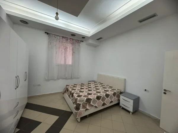 Tirane, jepet me qera apartament 2+1+Ballkon Kati 2, 80 m² 400 € (Selitë e Vogël (Rrethi i Selitës))