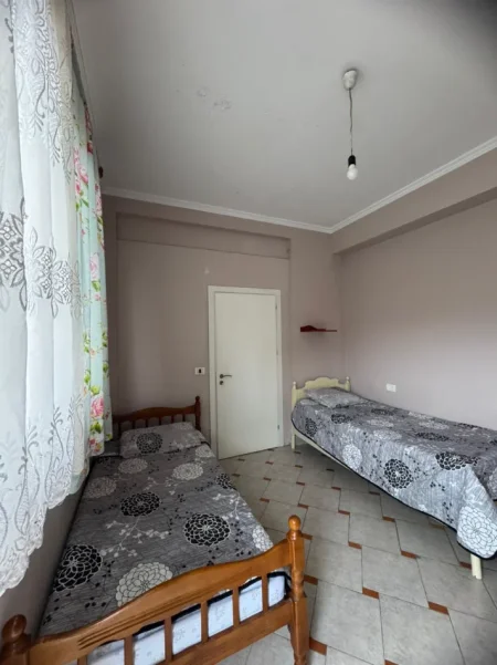 Tirane, jepet me qera apartament 2+1+Ballkon Kati 2, 80 m² 400 € (Selitë e Vogël (Rrethi i Selitës))