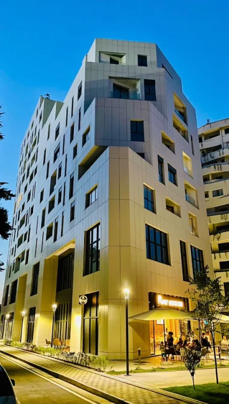 Tirane, jepet me qera zyre Kati 2, 100 m² 1.200 € (VASIL SHANTO)