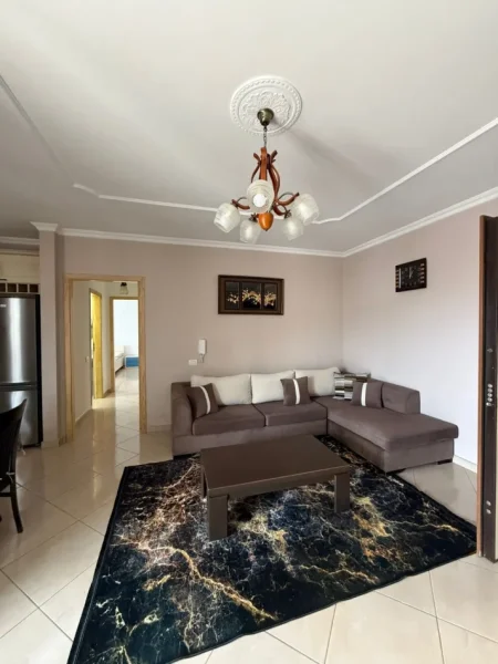 Tirane, jepet me qera apartament 2+1 Kati 4, 120 m² 600 € (Selite E Vjeter)