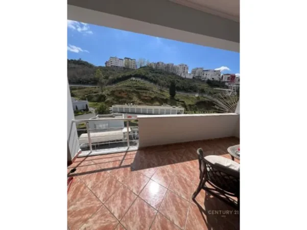 Tirane, jepet me qera apartament 2+1 , 129 m² 420 € 