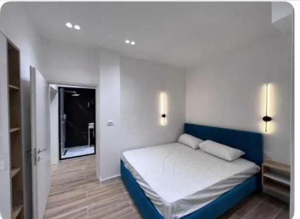 Tirane, jepet me qera apartament 1+1 Kati 5, 50 m² 600 € (Komuna Parisit)