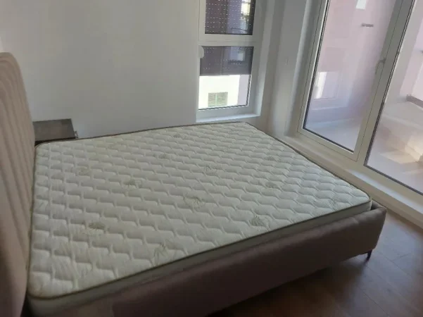 Tirane, jepet me qera apartament 2+1 Kati 4, 70 m² 500 € (KOMPLEKSI KADIU)