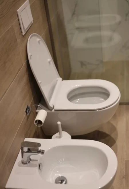 Tirane, jepet me qera apartament 2+1 Kati 3, 111 m² 1.300 € (Laprake)