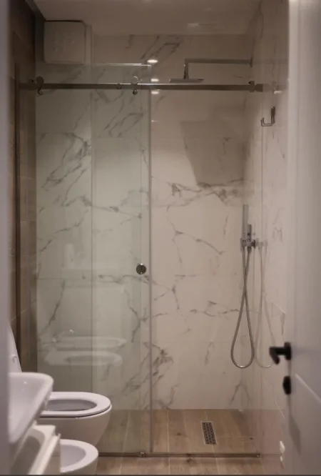 Tirane, jepet me qera apartament 2+1 Kati 3, 111 m² 1.300 € (Laprake)