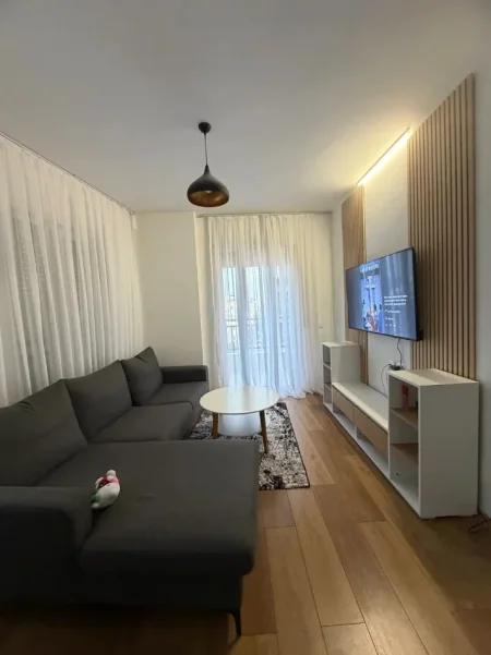 Tirane, jepet me qera apartament 2+1+Ballkon Kati 3, 100 m² 550 € (ASTIR)