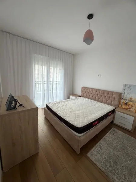 Tirane, jepet me qera apartament 2+1+Ballkon Kati 3, 100 m² 550 € (ASTIR)