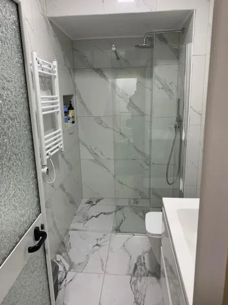 Tirane, jepet me qera apartament 1+1+Aneks+Ballkon Kati 3, 70 m² 450 € (PEDIATRIA RR KONGRESI I MANASTIRIT)