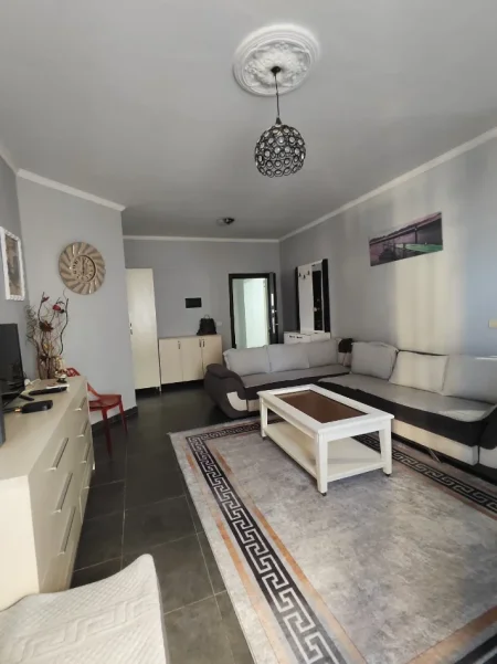 Tirane, jepet me qera apartament 1+1+Aneks+Ballkon Kati 3, 78 m² 470 € (Sokrat Miho)