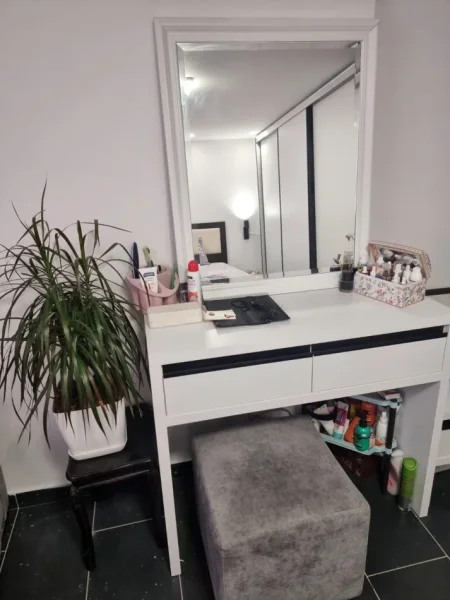 Tirane, shitet garazh | post parkimi Kati 1, 90 m² 130.000 € (Dupleks 2 1 Selite)