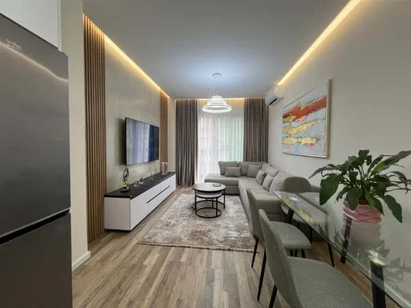 Tirane, jepet me qera apartament 1+1+Aneks+Ballkon Kati 5, 75 m² 900 € 