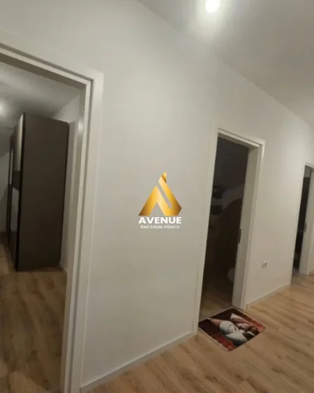 Tirane, jepet me qera apartament 2+1+Ballkon Kati 4, 110 m² 1.000 € (Bilal Sina)