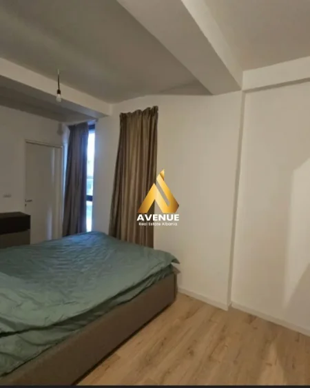 Tirane, jepet me qera apartament 2+1+Ballkon Kati 4, 110 m² 1.000 € (Bilal Sina)