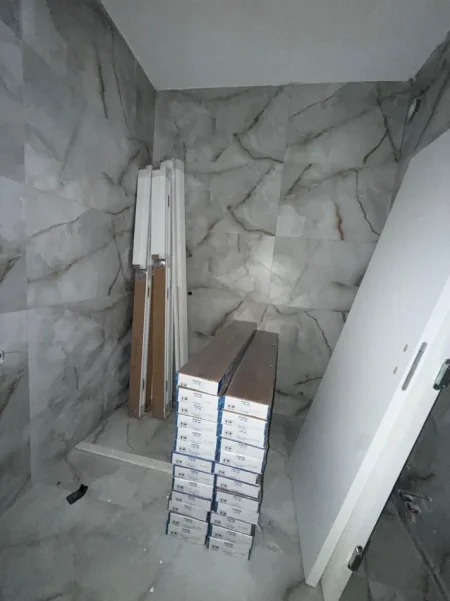 Tirane, shitet apartament 1+1 Kati 4, 73 m² 135.000 € (Komisariati Nr.4)
