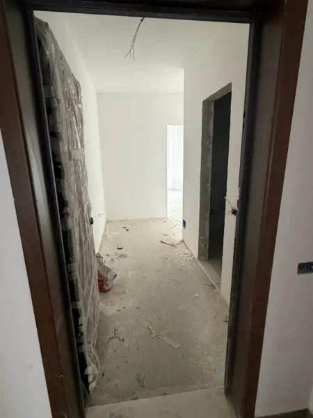 Tirane, shitet apartament 1+1 Kati 4, 73 m² 135.000 € (Komisariati Nr.4)