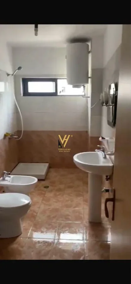 Tirane, jepet me qera apartament 2+1+Ballkon Kati 8, 80 m² 620 € (SQUARE 21)