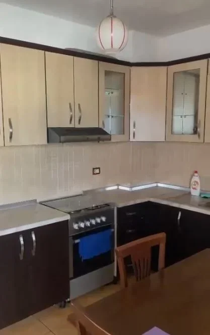 🏡 JEPET APARTAMENT 2+1 ME QERA TEK 21 DHJETORI,  600 Eur