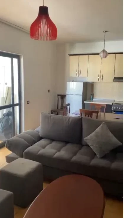 🏡 JEPET APARTAMENT 2+1 ME QERA TEK 21 DHJETORI,  600 Eur