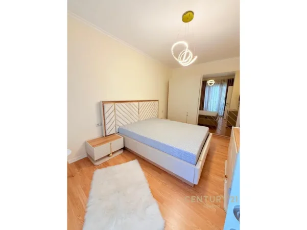 Tirane, jepet me qera apartament 2+1+Ballkon Kati 6, 80 m² 1.200 € (rruga e kosovareve)