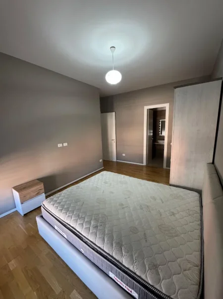 Tirane, jepet me qera apartament 2+1 Kati 7, 120 m² 1.100 € Kompleksi (Delijorgji)