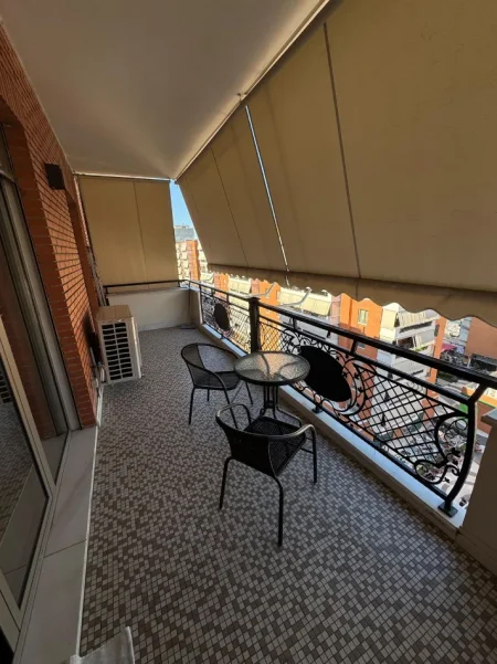 Tirane, jepet me qera apartament 2+1 Kati 7, 120 m² 1.100 € Kompleksi (Delijorgji)