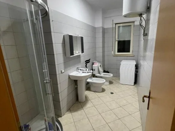 Tirane, jepet me qera apartament 1+1 Kati 2, 88 m² 600 € (LIQENI I THATE)
