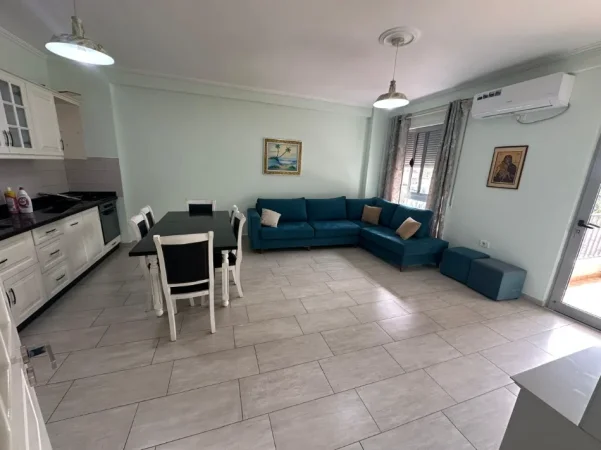 Tirane, jepet me qera apartament 2+1 Kati 3, 112 m² 600 € (Rruga e Kavajes/Qendra Glob)
