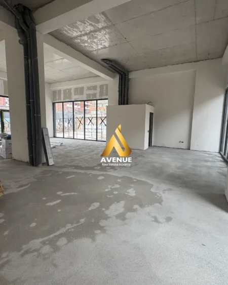 Tirane, jepet me qera ambjent biznesi Kati 0, 160 m² 6.400 € (bulevardi gjergj fishta)