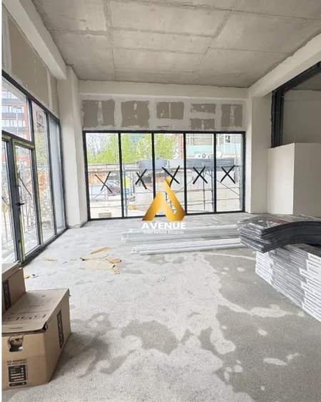 Tirane, jepet me qera ambjent biznesi Kati 0, 160 m² 6.400 € (bulevardi gjergj fishta)