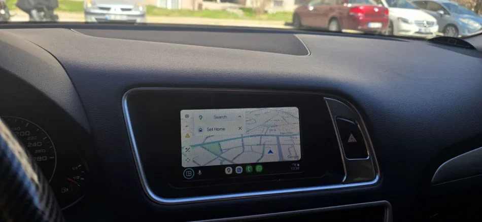 Tirane, shes SUV Audi Q5 Nafte, e zeze automatik Kondicioner -2 km 13.500 €