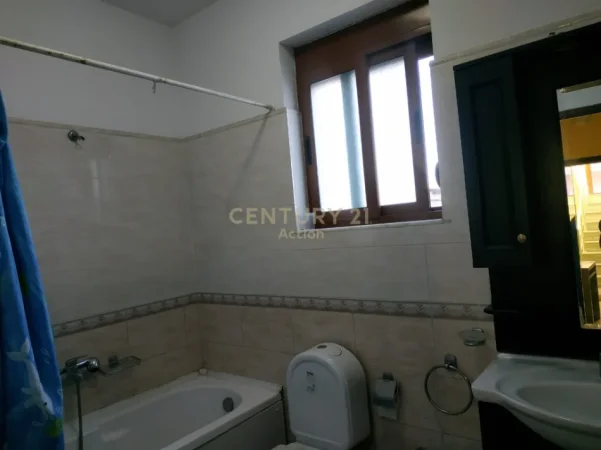 Tirane, shitet Vile Kati 5, 770 m² 730.000 € (selite)